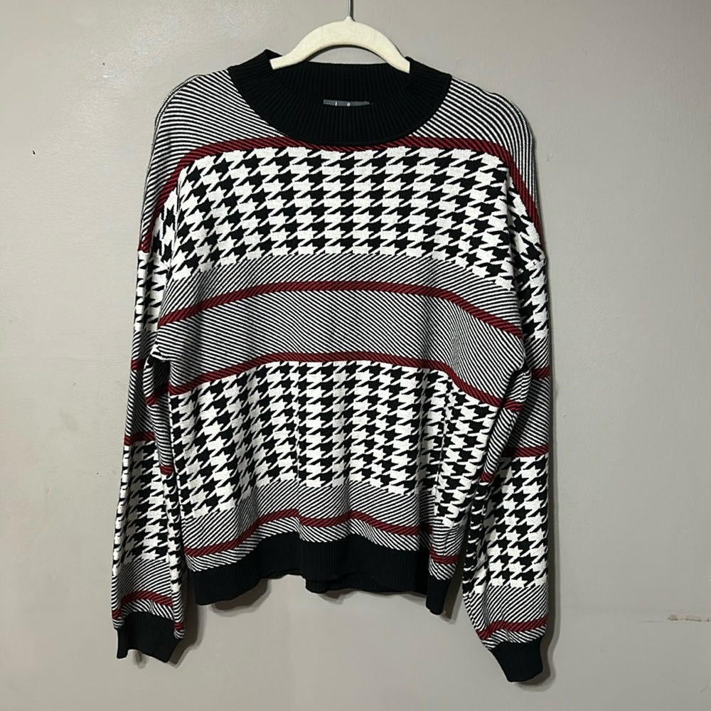 Belle Black & White & Red Houndstooth crewneck sweater